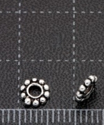 T35-27 小珠5mm簿片小隔珠(10入)