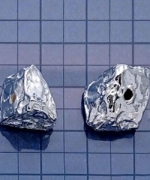 T32-20 不規則形銀塊小孔珠