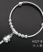 H227-B	大人-短柱銀珠招財貓可調式手環